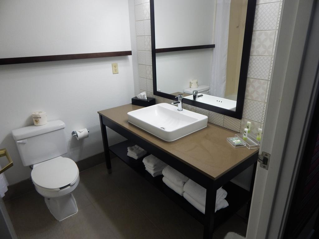Country Inn & Suites By Radisson, Dfw Airport South, Tx Irving Eksteriør billede